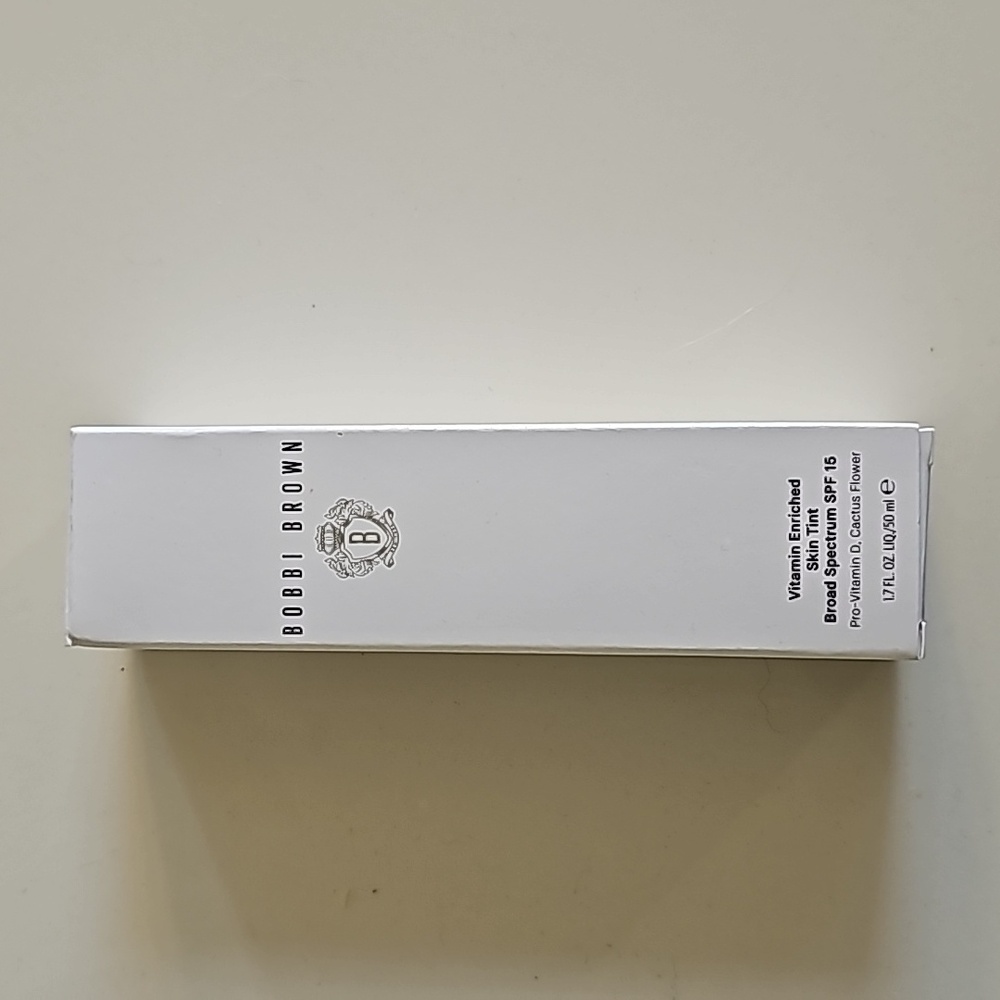 AWESOME BOBBI BROWN VITAMIN ENRICHED SKIN TINT SPF 15